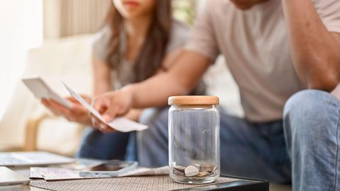 Raha kui suhte proovikivi: kuidas rääkida nii, et tüli asemel sünniks lahendus