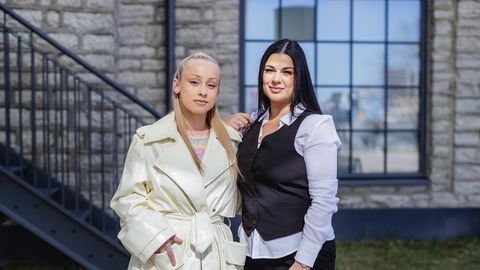 OFF THE REC ⟩ Laulja Merilin Mälk ei karda olla haavatav: sahtlisse jäänud laul, armastus, mis tuli ootamatult, ja kadunud karakter