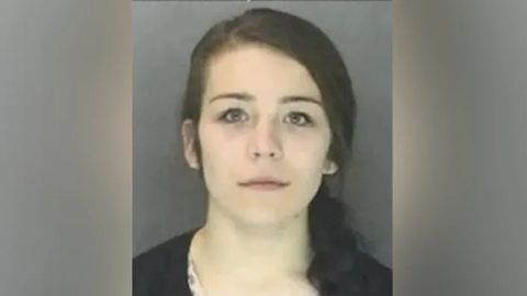 10 aastat tagasi oma 2-kuuse poja surma põhjustanud ameeriklannat süüdistatakse nüüd teise lapse elu ohustamises