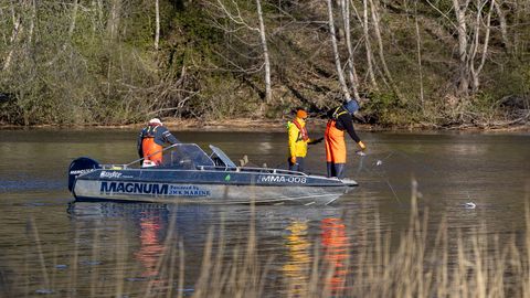 VIDEO ⟩ Kalateadlased uurivad Pärnu jões koha liikumist erimärgiste abil