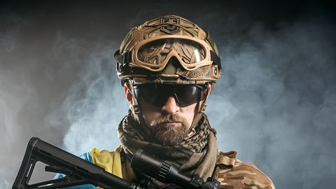 VIDEO ⟩ «Kui tulete, pean teid tapma»: väidetav Ukraina sõdur tungis videokõnega Vene ülikooli värbamiskoosolekule