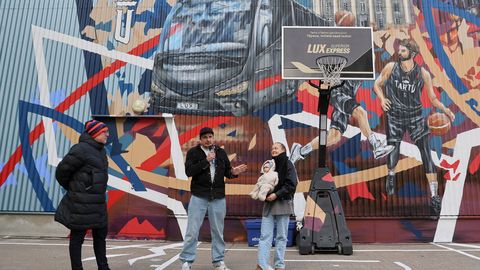 PILDID ⟩ Ülikooli spordihoone välikossuplats sai uue näo ja teo