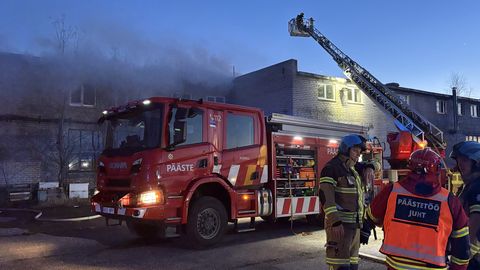 Pärnus põles vana mööblivabrik
