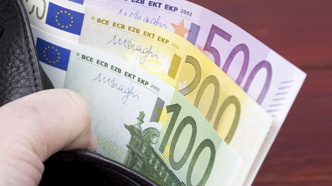 Üllatavalt paljud eestlased ei tea, kui palju nende partner teenib