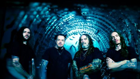 MAIUSPALA ⟩ Cavalera esitab Tallinnas Sepultura legendaarset albumit «Chaos A.D.»
