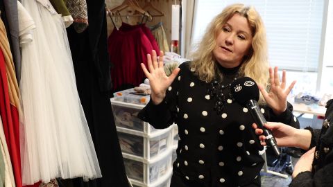 VIDEOREPORTAAŽ ⟩ Piilume maailmakuulsa «Ooperifantoomi» kostüümilattu. «Kui tahad mõnusaid kleidikesi, tuleb teine amet valida!»