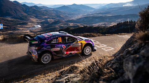 Sébastien Loeb hüppab Fordi WRC-auto rooli