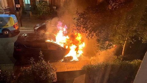 Telegramis juhiseid saanud Ukraina mehi süüdistatakse Briti peaministri vara süütamises