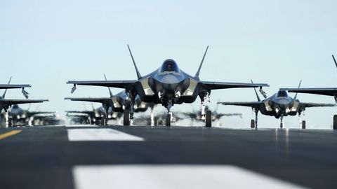 Rootsi ja USA hävitajad lähevad Tšiilis esimest korda karvupidi kokku