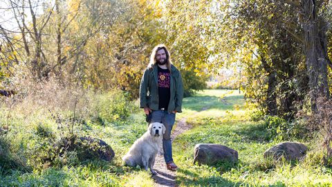 HÄÄLETADES MAAILMA LÕPPU ⟩ Kas julgeksid ühel jäisel hommikul koduuksest välja astuda ja lihtsalt… minna?