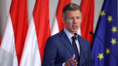 Ungari riigivalitsemist puhastada lubanud Magyar nimetas ministriks oma õemehe