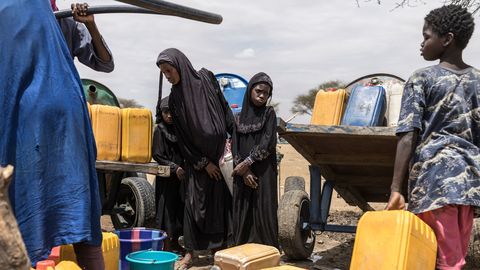 MINGE ÄRA ⟩ Naaberriiki põgenenud Mali pagulased ootavad pikisilmi Vene sõdurite lahkumist