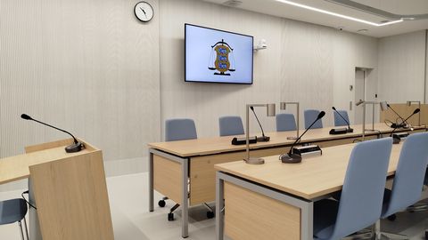 Pisarad kohtusaalis: otsuse kuulamise ajal lõid politseiniku löömises süüdistataval naisel emotsioonid üle pea