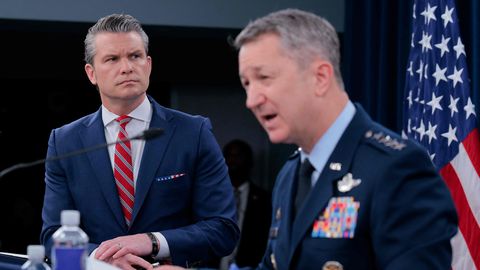 ÜLEVAADE ⟩ USA ja Iraan kõõluvad eskalatsiooni piiril