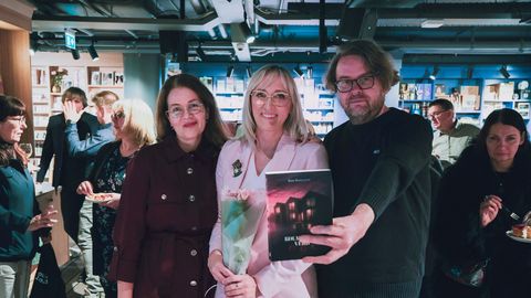 GALERII ⟩ Birk Rohelend esitles uut krimiromaani «Kolm tilka verd»
