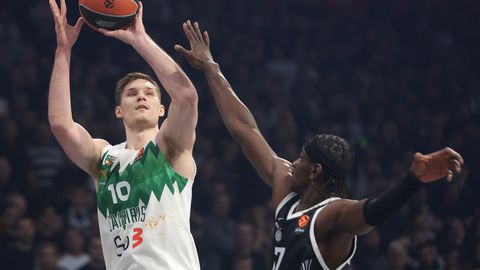 VIDEO ⟩ 19-punktilisest kaotusseisust välja tulnud Žalgiris viis võiduga kodupubliku ekstaasi