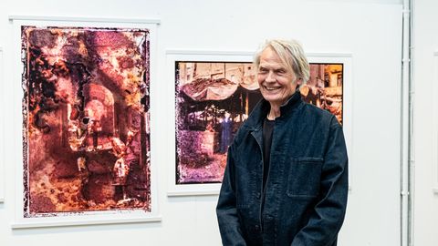 GALERII ⟩ Dokfoto Keskuses avati hinnatud Taani kunstniku näitus aja poolt ümber kirjutatud fotodest