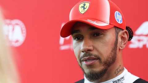 VIDEO ⟩ Lewis Hamilton näitas tema sõidu rikkunud konkurendile keskmist sõrme