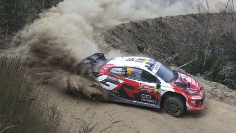 VIDEO ⟩ Portugalis võidu eest heitlevad ralliässad tegid identse sõiduapsu, üks sai tõsiselt pihta