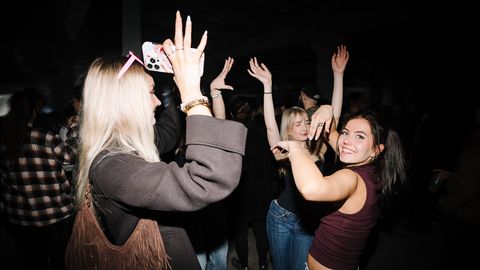 GALERII ⟩ Pilk peale! Üle aastate lavale astunud HU? andis väljamüüdud kontserdi