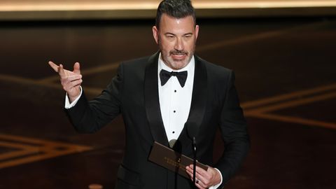 Jimmy Kimmel tögab jälle Donald Trumpi: tema läbirääkimised on nagu seks ja ta on seksis üsna koba