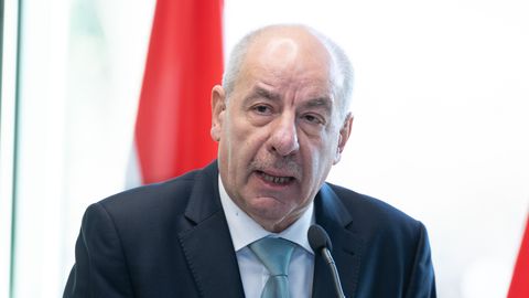 Ungari president allkirjastab enda ametist tagandamise