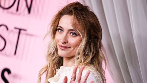Nagu kaks tilka vett: Paris Jackson jagas haruldasi fotosid oma 67-aastasest emast