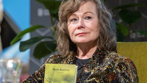 GALERII ⟩ «Ööülikooli» sarjas ilmus Doris Kareva mõtteraamat