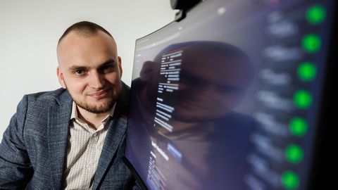 Endised küberpolitseinikud lõid kõhedust tekitavalt efektiivse küberluure platvormi: «Internetis saladusi pole»
