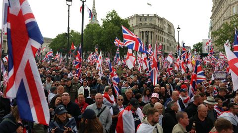 Briti paremäärmuslaste meeleavaldus tõi kokku kümneid tuhandeid