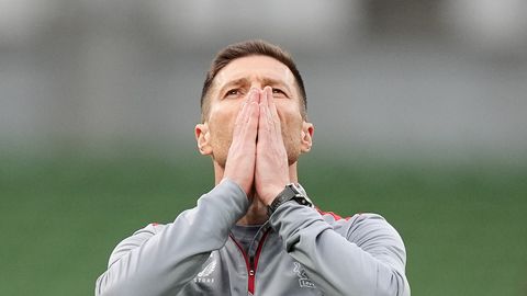 AMETLIK ⟩ Chelsea palkas peatreeneriks Hispaania jalgpallilegendi