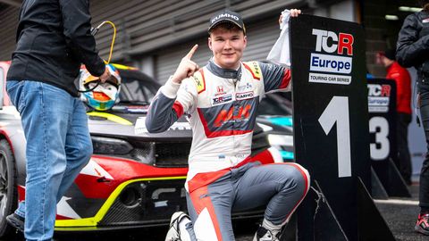 Risk tasus ära: Eesti autosportlane teenis Euroopa karikasarjas hooaja esimese võidu
