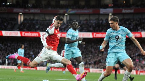 Londoni Arsenal jõudis pärast 22-aastast pausi Inglismaa meistritiitlist vaid ühe sammu kaugusele