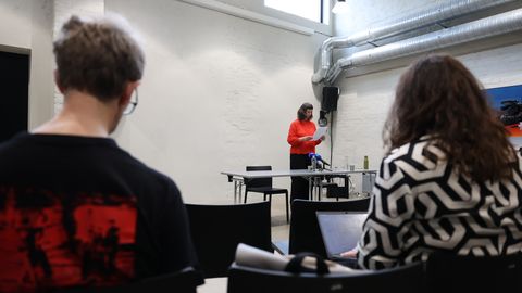Kunstnike liidult suure summa väljapetmises kahtlustatavad võeti vahi alla