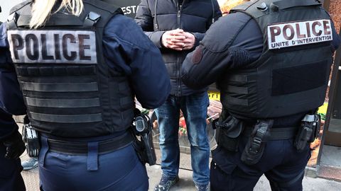 Prantsuse riigiametnik jootis salaja rohkem kui sajale naisele vett väljutavaid ravimeid