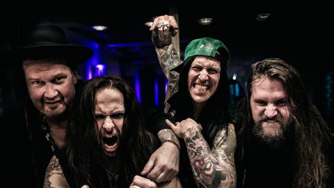 RAJU ⟩ Rootsi hard rocki lipulaev Hardcore Superstar esineb sügisel Tallinnas