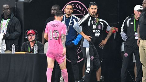 Väljakult minema lonkinud Messi pani Argentina fännid MMi eel muretsema