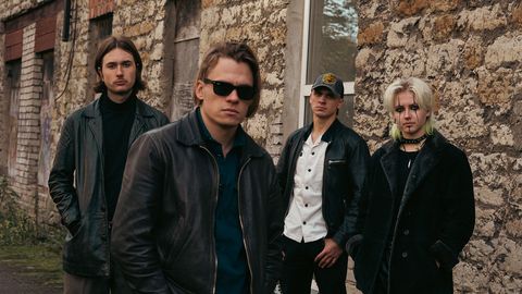 VÄGEV ⟩ Jack White'i soojendab Lätis Eesti bänd