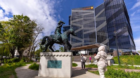 KUKU ⟩ Anders Härm skandaalsest monumendist: need, kes kunsti peksavad, peksavad niikuinii