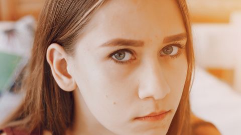 Mis toimub Eesti kodudes? Lasteabist otsivad abi lapsed, kellele vanemad ei julge piire seada
