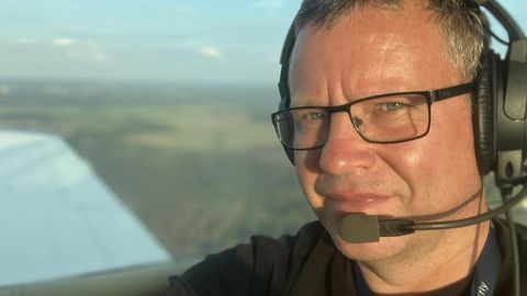 INIMESTEST AEGAMÖÖDA ⟩ Toomas Uibo. Lend taevas ja lae all