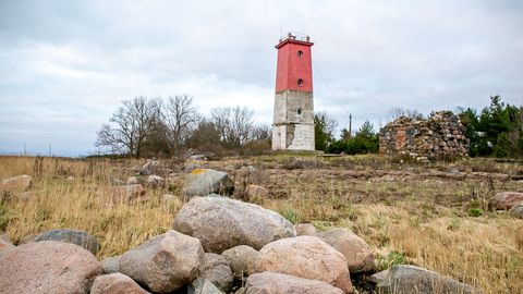 OTSEPILT ⟩ Kaitseliitlased lasevad Virtsu tuletorni õhku