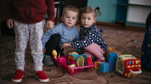 FOTOLUGU ⟩ «Just sõja ajal ongi vaja sünnitada!»