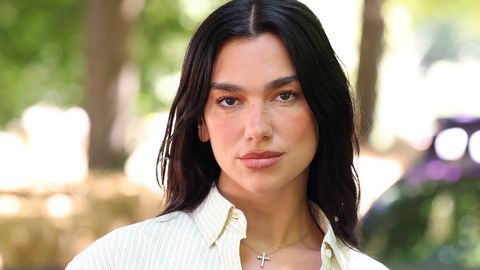 Popstaar Dua Lipa abiellus salaja