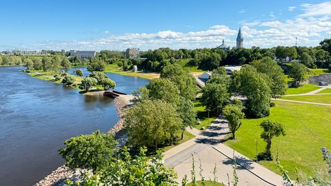 Venemaa ootesaal: kuidas piiri lühem lahtiolekuaeg mõjutas Narva äritegevust