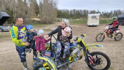 KAASTUNNE ⟩ Aravete krossiraja looja ei pidanud enam pingele vastu. Elukaaslane: see oli tema elutöö, aga nuga löödi selga...