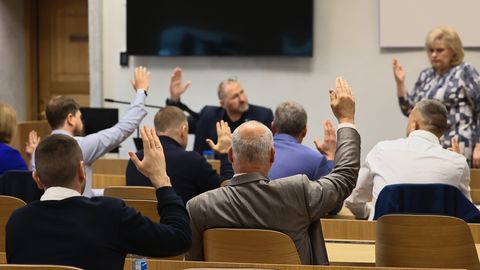 KAKSIKVÕIM NARVAS ⟩ Keskerakondlane Toots valiti linnapeaks, kuid Raik ei plaani samuti ametist loobuda