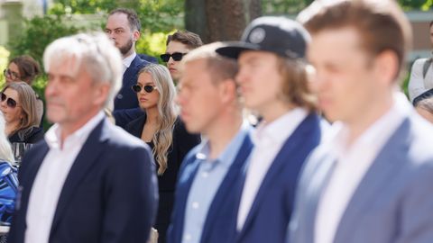 PILTUUDIS ⟩ Presidendi tunnustusüritus tõi Sildarude pere roosiaeda kokku