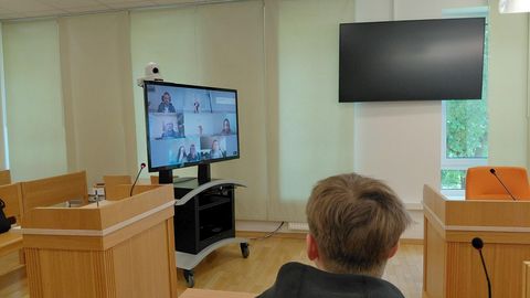 Kohus mõistis Jõgeval liikumispuudega mehe surnuks peksnud teismelistele pikad vanglakaristused