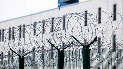 Rootsi muretseb Tartusse saadetavate vangide pärast, kui Eestis võim vahetub